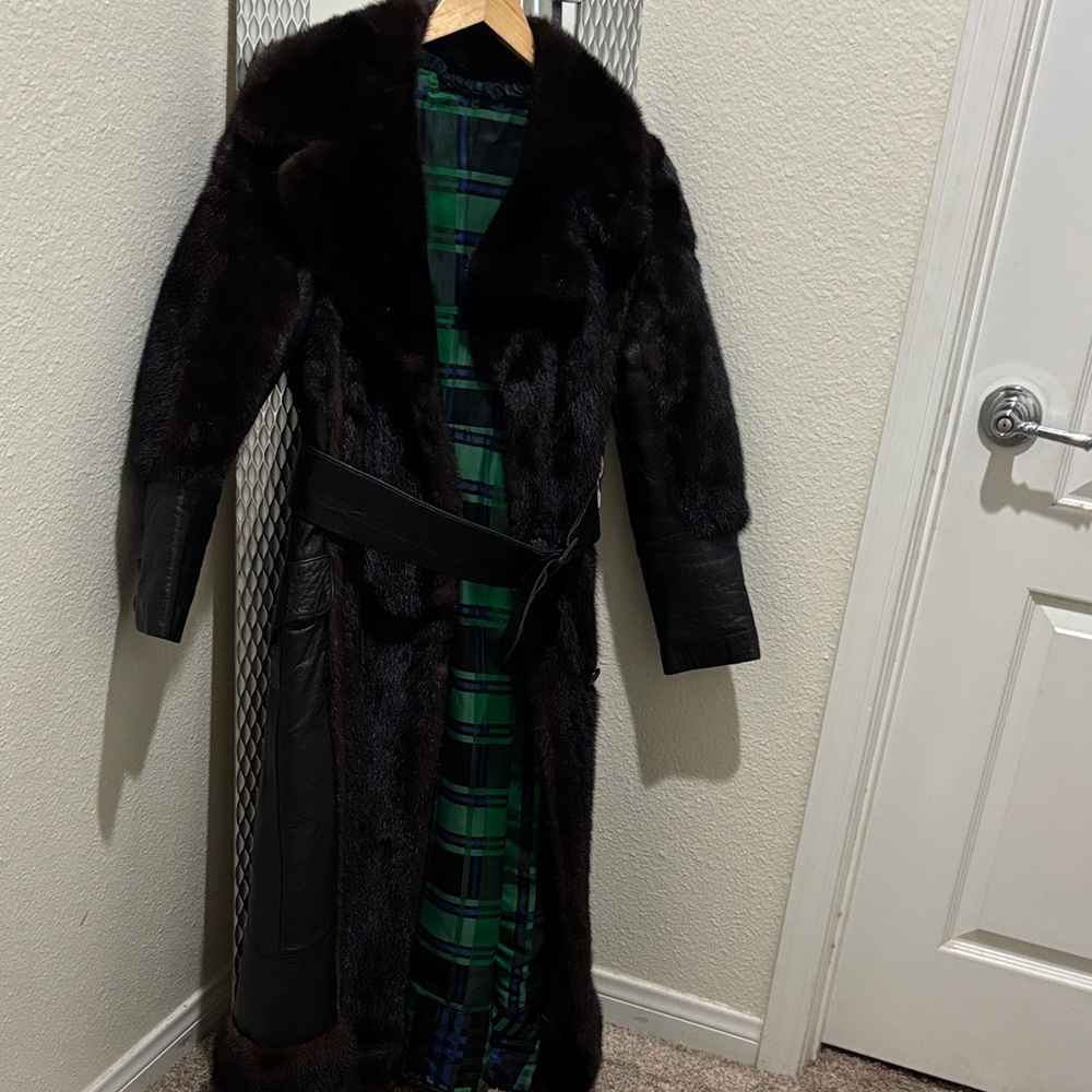 Mink Elegant Burgundy/Black Fur Coat